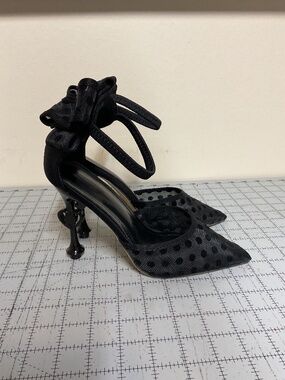 Heart heel high heels size 9